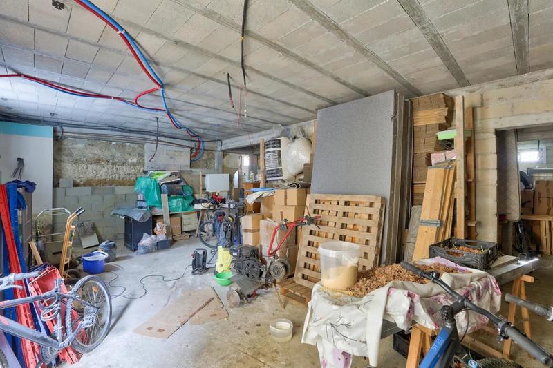 Maison - 301 m² - 12 pièces