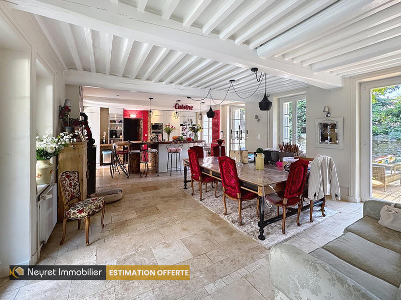 Maison - 300 m² - 10 pièces