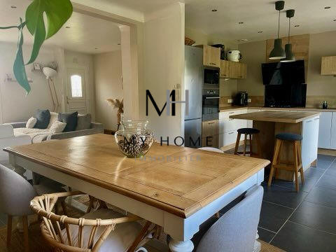 Maison traditionnelle - 90 m² - 5 pièces