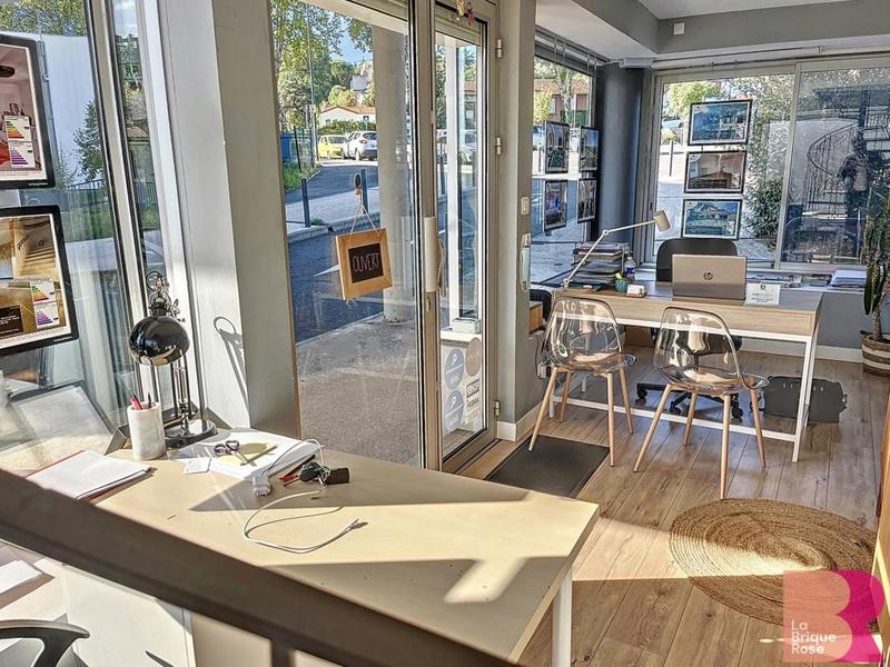 Local commercial - 12 m² - 2 pièces