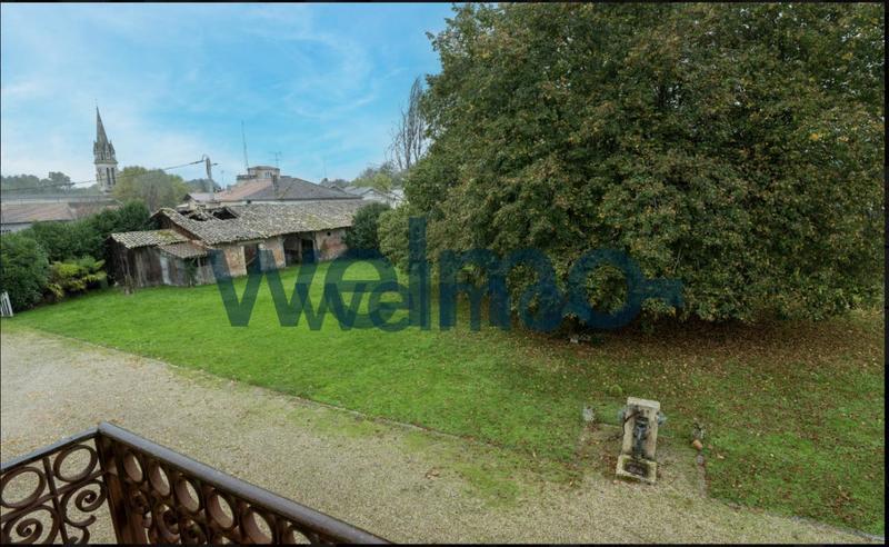 Maison - 451 m² - 10 pièces