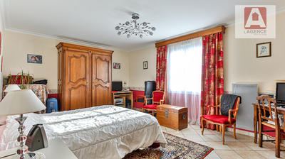 Maison - 203 m² - 7 pièces