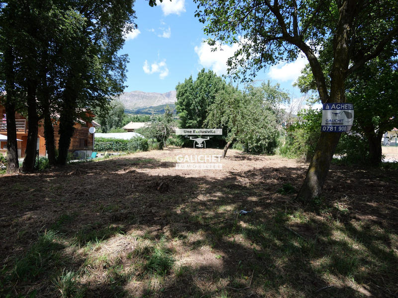 Terrain - 808 m²