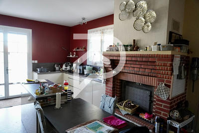 Maison - 181 m² - 7 pièces