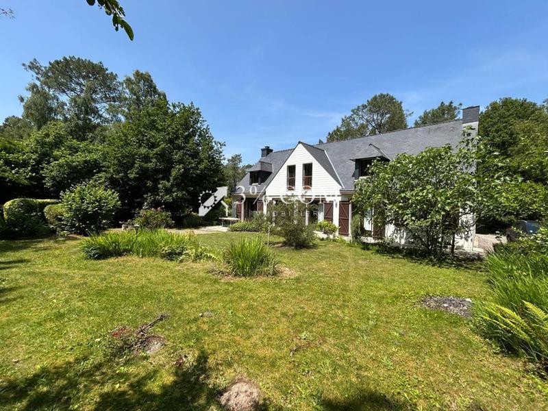 Maison - 205 m² - 8 pièces