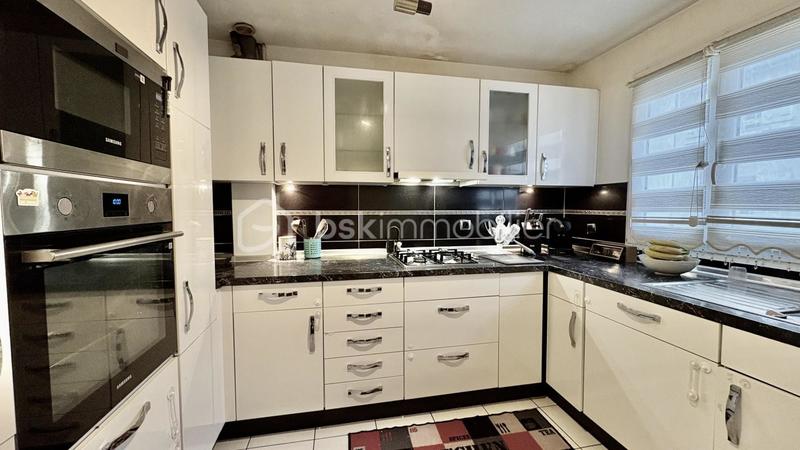 Maison traditionnelle - 73 m² - 4 pièces