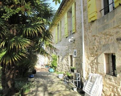 Maison - 530 m² - 17 pièces