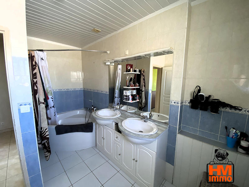 Maison - 240 m² - 7 pièces