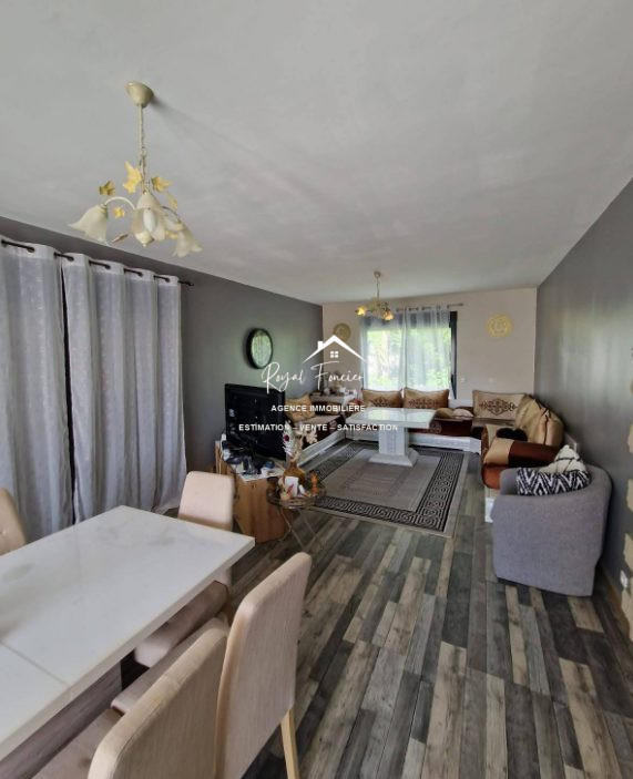 Maison traditionnelle - 200 m² - 8 pièces