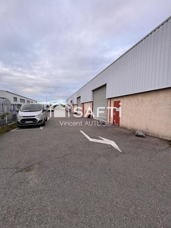 Local commercial - 908 m² - 5 pièces