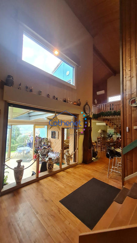 Maison - 232 m² - 5 pièces