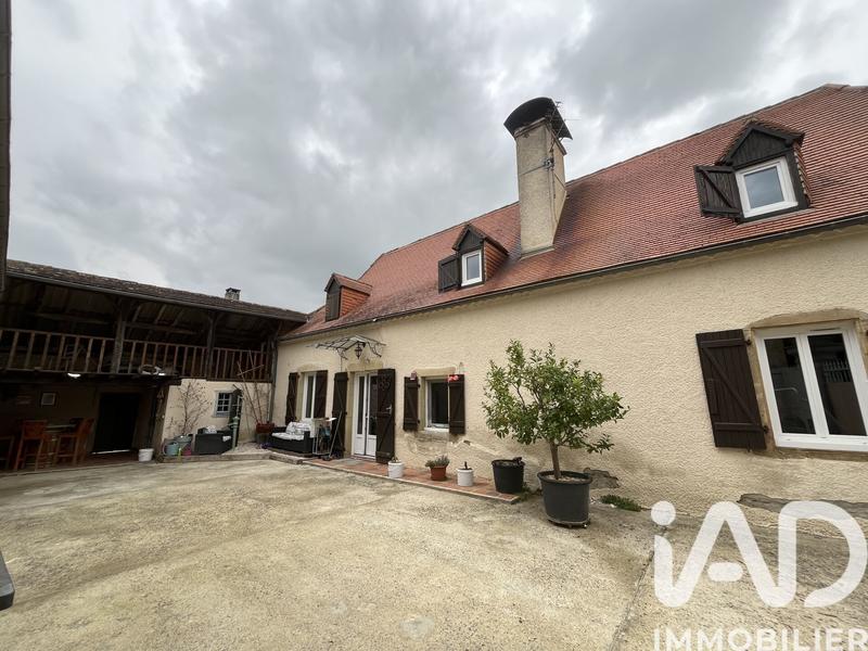 Maison - 140 m² - 5 pièces