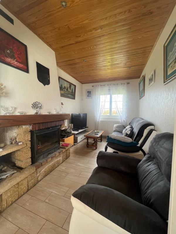 Maison - 111 m² - 9 pièces