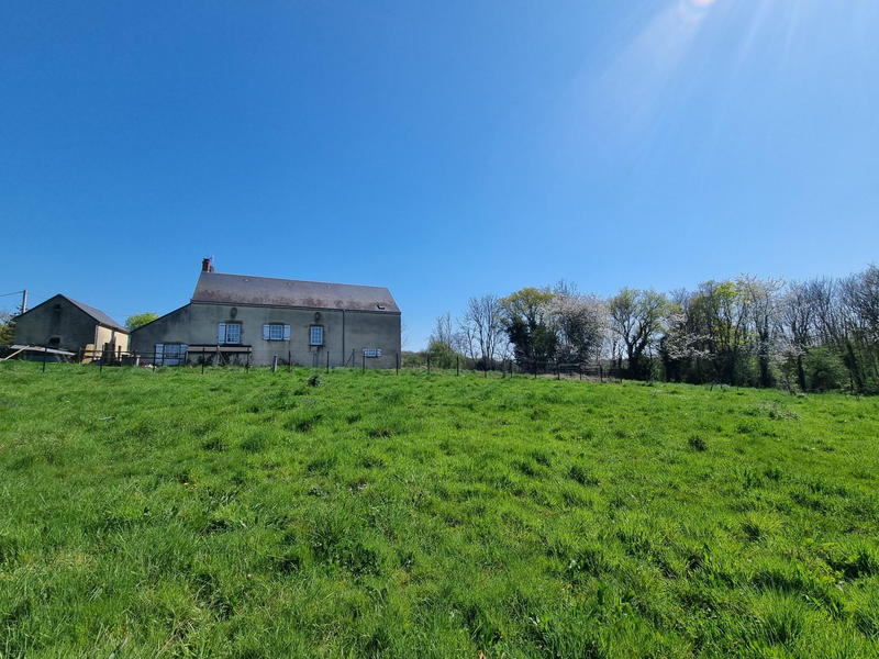 Maison - 234 m² - 8 pièces