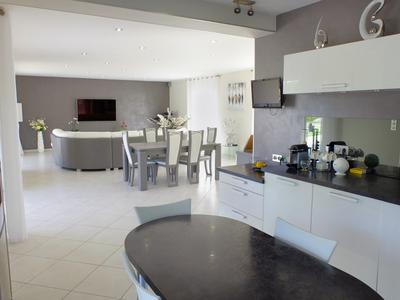 Maison - 185 m² - 6 pièces