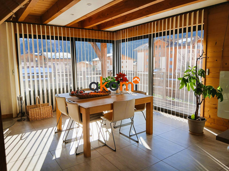 Châlet - 244 m² - 8 pièces