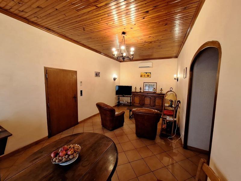 Maison - 280 m² - 10 pièces