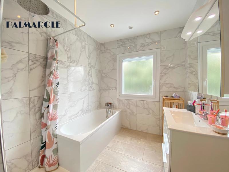 Maison - 117 m² - 5 pièces