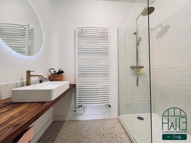 Maison - 311 m² - 9 pièces