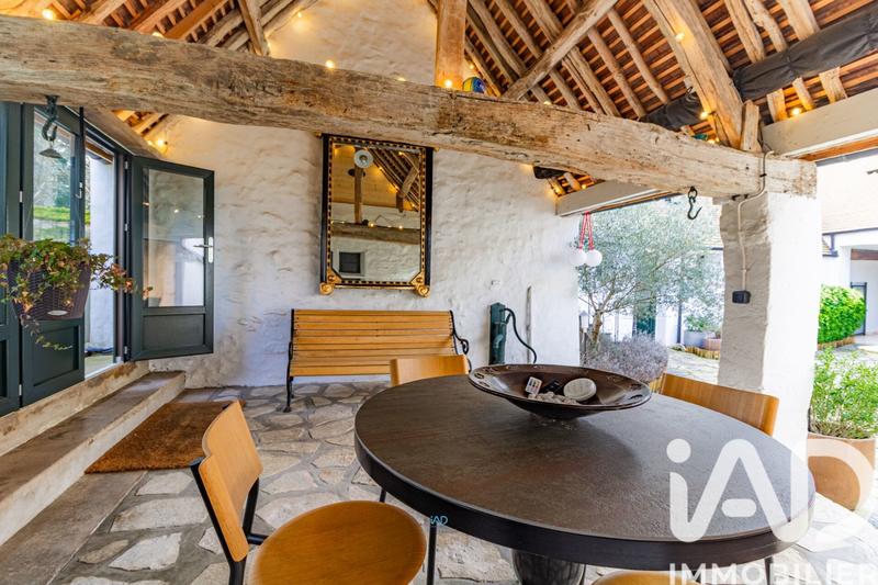 Maison - 233 m² - 7 pièces