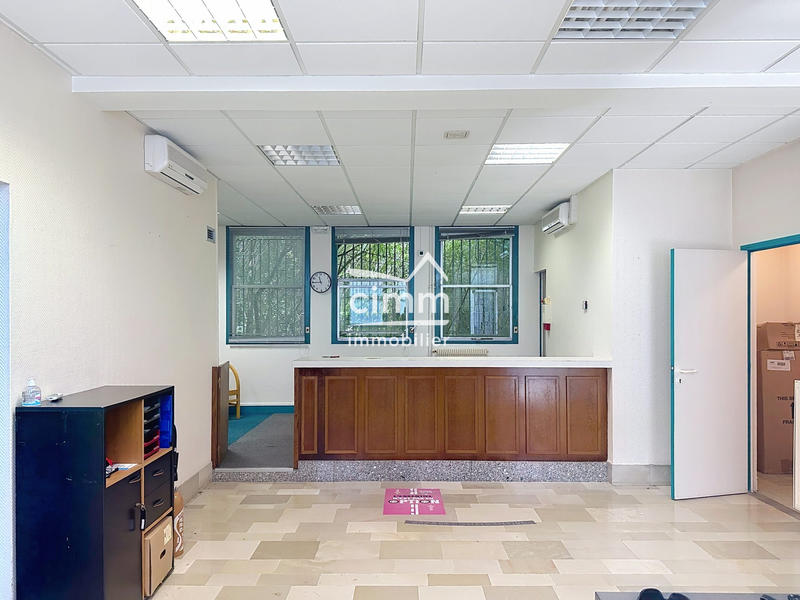 Bureau - 79 m² - 2 pièces