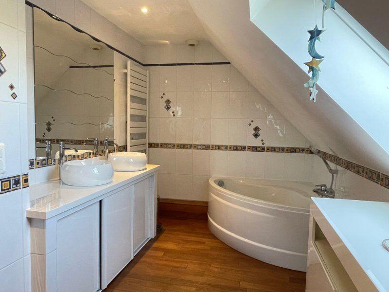 Villa - 300 m² - 10 pièces