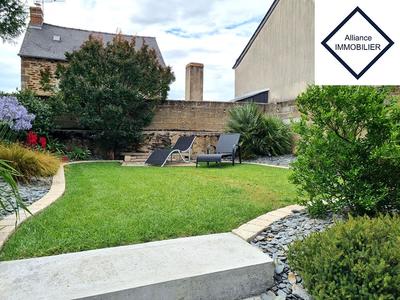 Maison - 198 m² - 6 pièces