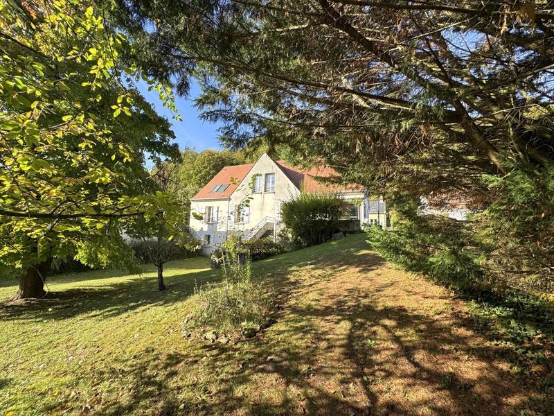 Maison - 265 m² - 12 pièces