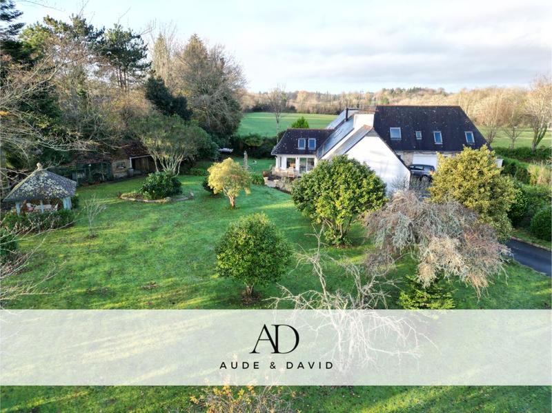 Maison - 230 m² - 8 pièces