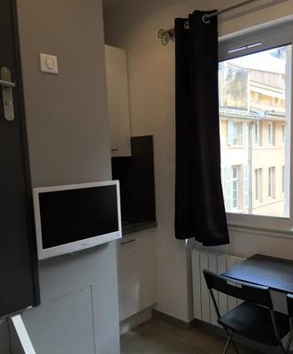 Studio - 10 m² - 1 pièce