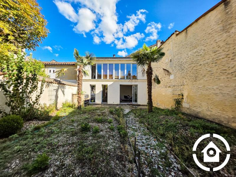 Maison - 310 m² - 8 pièces