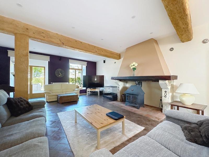 Maison - 650 m² - 15 pièces