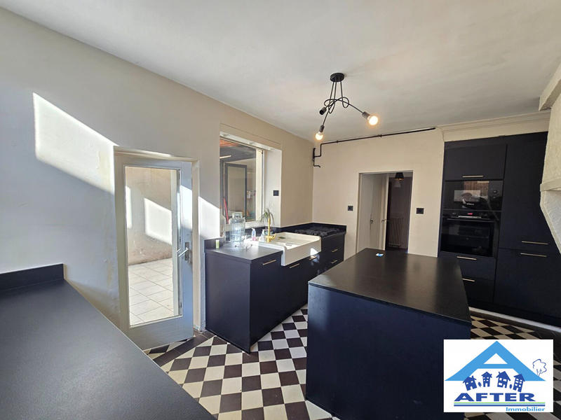 Maison - 245 m² - 6 pièces