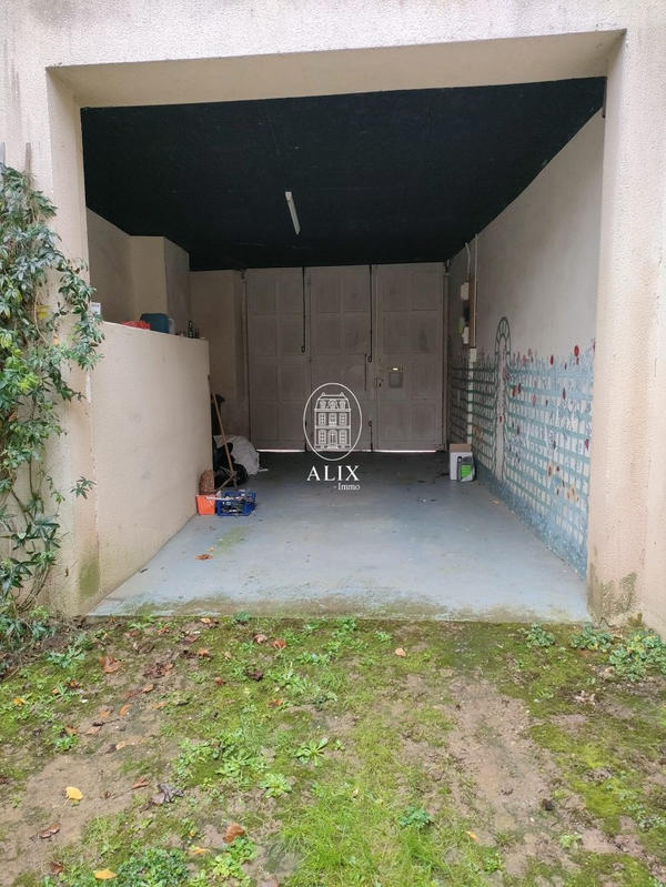 Maison - 180 m² - 7 pièces