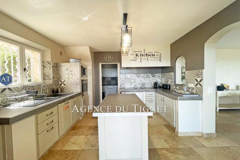 Maison - 180 m² - 7 pièces