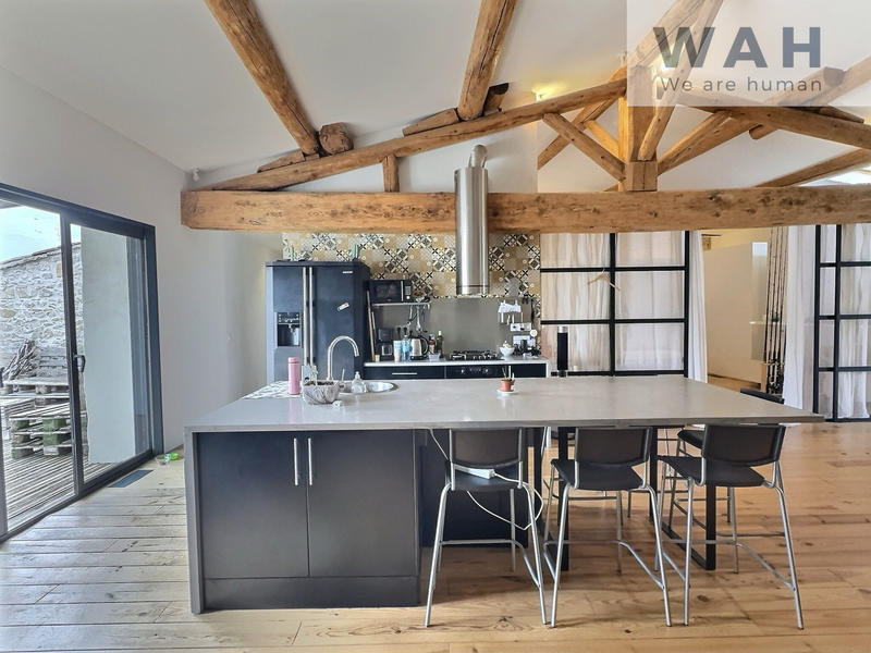 Propriété - 407 m² - 12 pièces