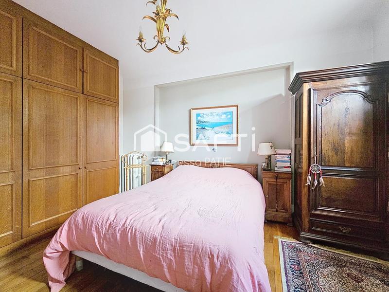 Villa - 212 m² - 11 pièces