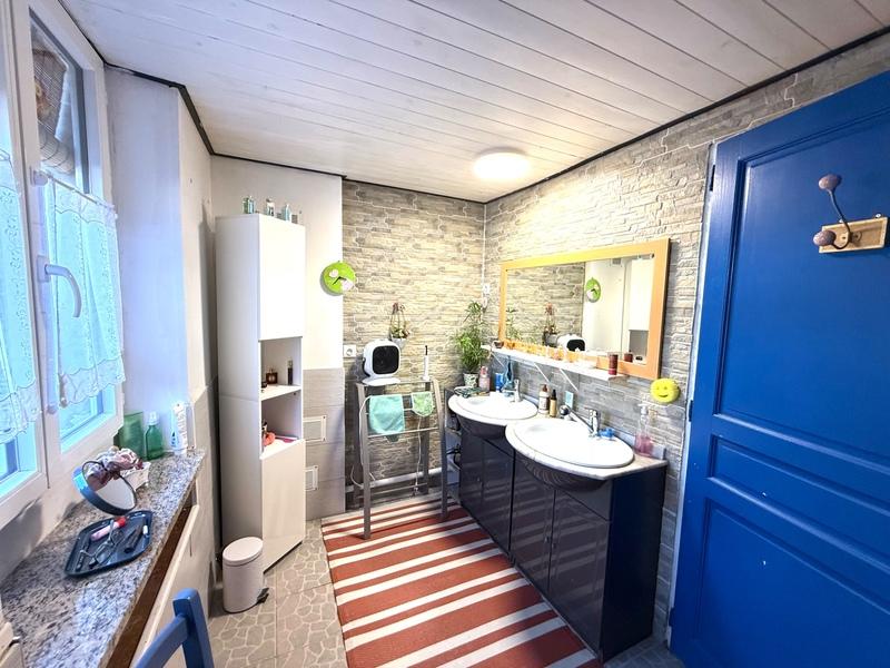 Maison - 353 m² - 12 pièces