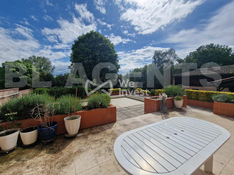 Maison - 380 m² - 9 pièces