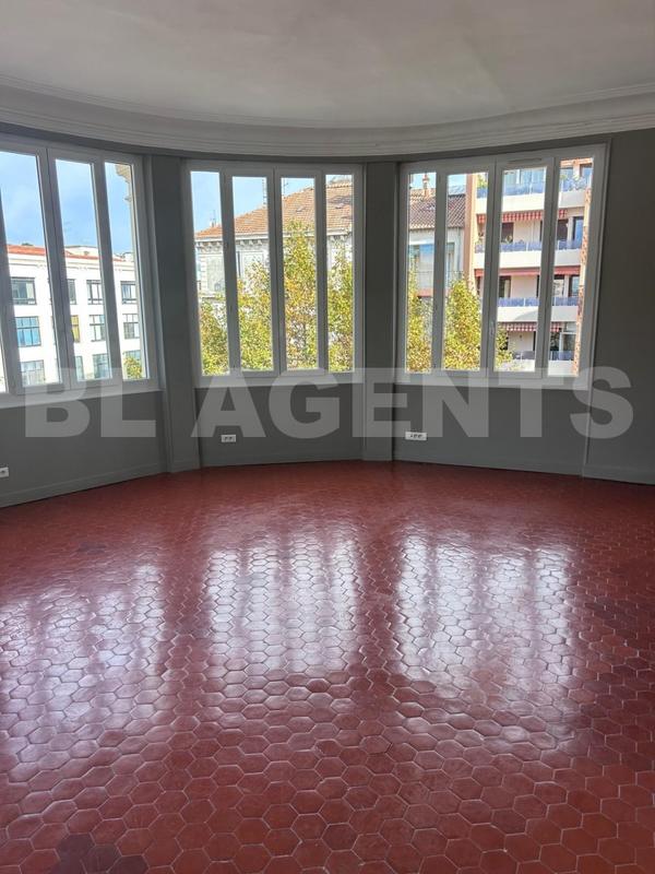 Appartement - 82 m² - 3 pièces