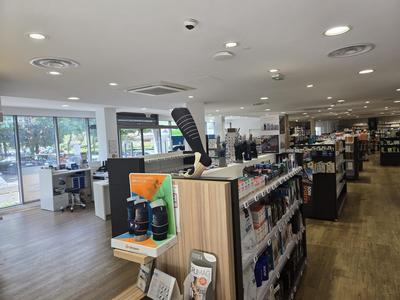 Local commercial - 600 m² - 15 pièces