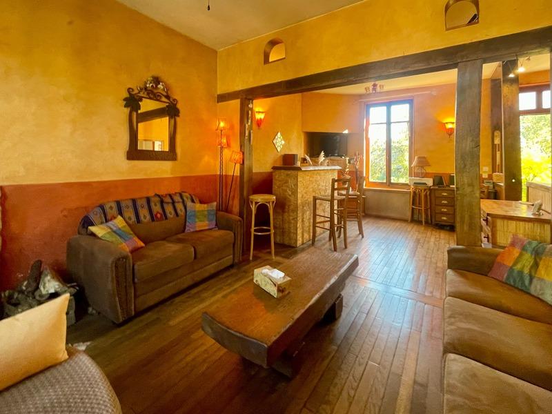 Maison - 179 m² - 8 pièces