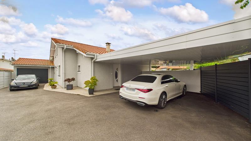 Maison - 172 m² - 7 pièces