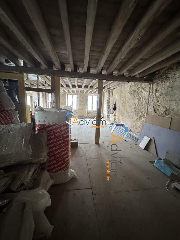 Maison - 280 m² - 9 pièces