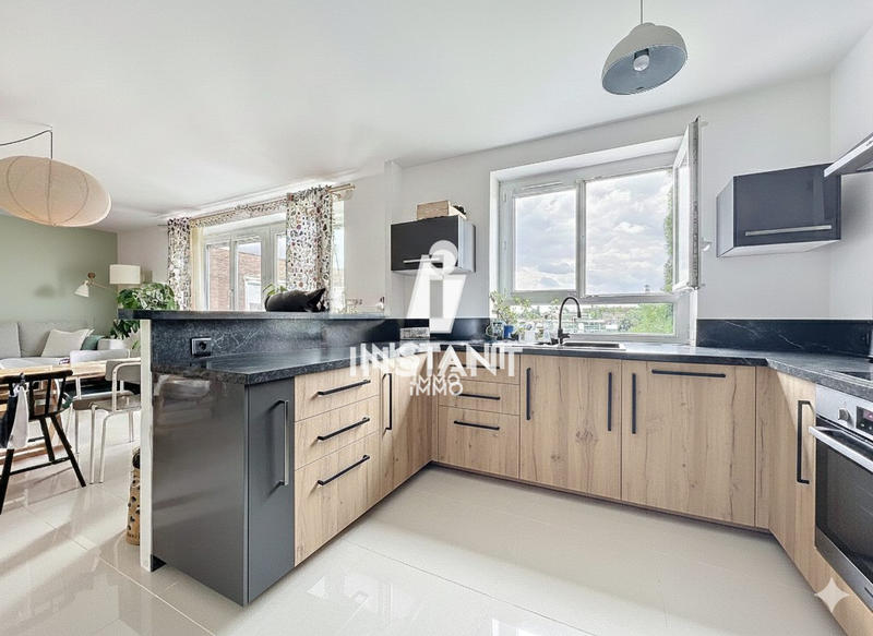 Appartement - 95 m² - 4 pièces