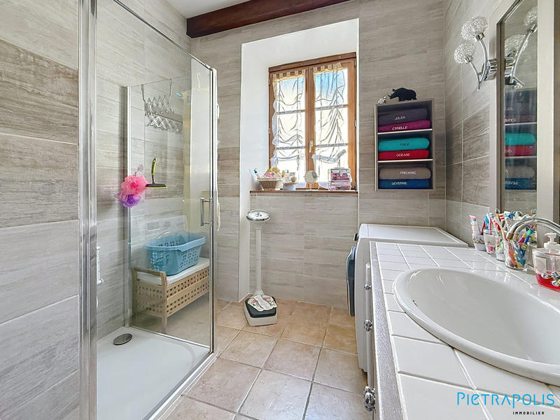 Maison ancienne - 221 m² - 8 pièces