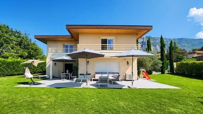 Maison - 221 m² - 5 pièces