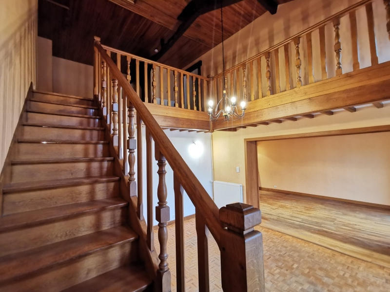 Maison - 235 m² - 8 pièces