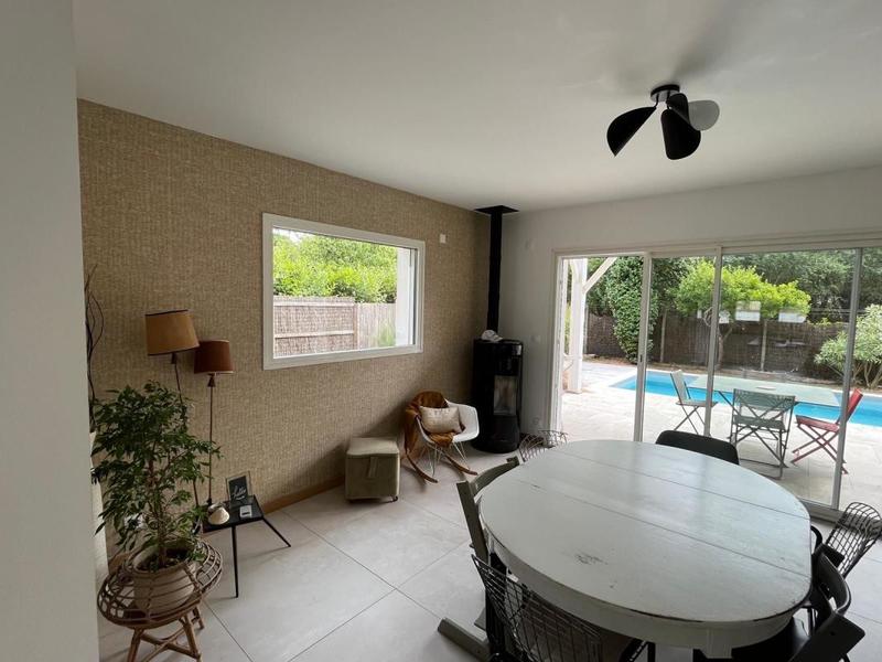 Maison - 180 m² - 5 pièces