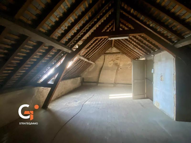 Immeuble - 198 m² - 9 pièces